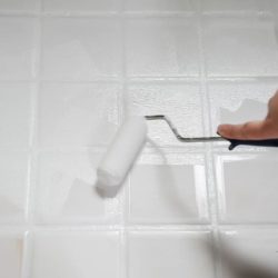 Pintar azulejos del baño